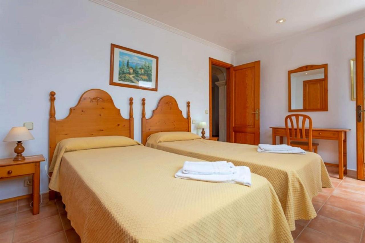 Villa Padilla By Sealand Villas อัลกูเดีย ภายนอก รูปภาพ